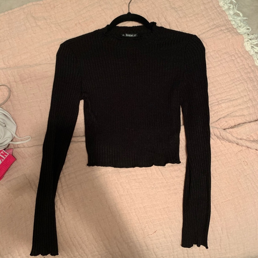 Ribbed Lettuce trim crop top - Black